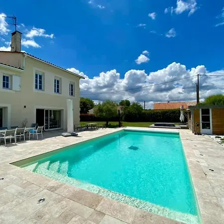 Eivissa Le Luxe Sur La Route Des Chateaux