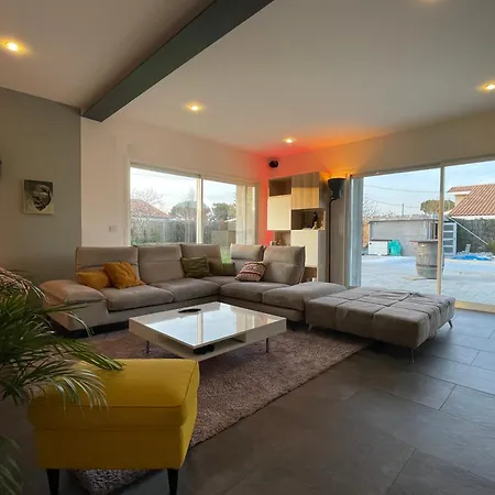 Eivissa Bordeaux Ocean Villa Ludon-Medoc